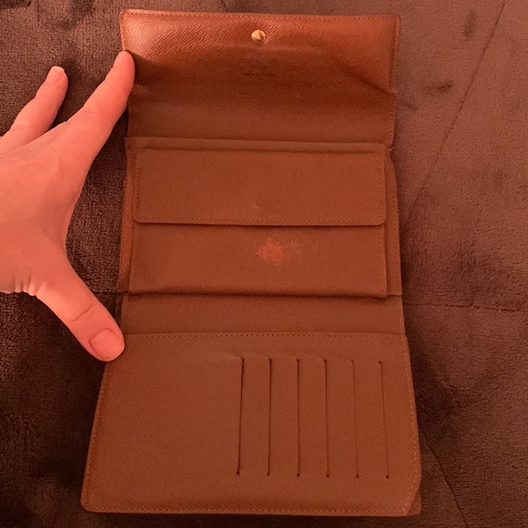 Louis Vuitton Wallet - Picture 3 of 11